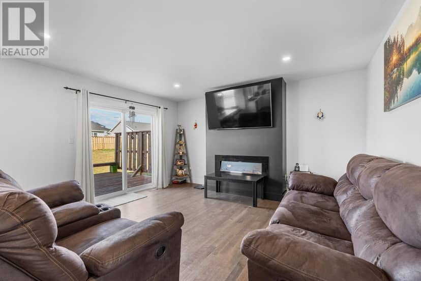 35 East Royalty Road — photo 21 of 40