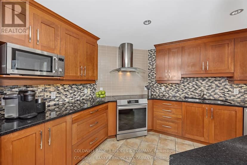 502 - 90 George Street — photo 18 of 40