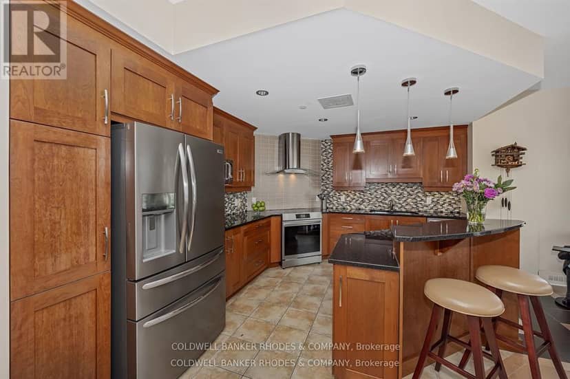 502 - 90 George Street — photo 19 of 40