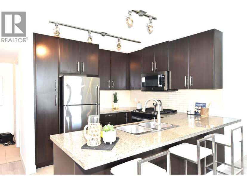 803 651 NOOTKA WAY, Port Moody, photo 8