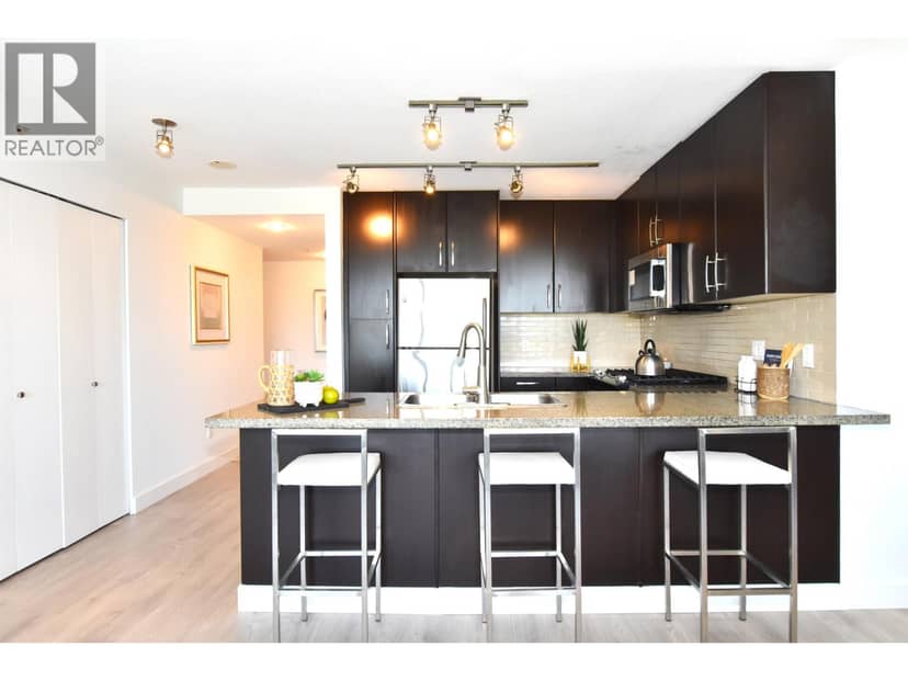 803 651 NOOTKA WAY, Port Moody, photo 7