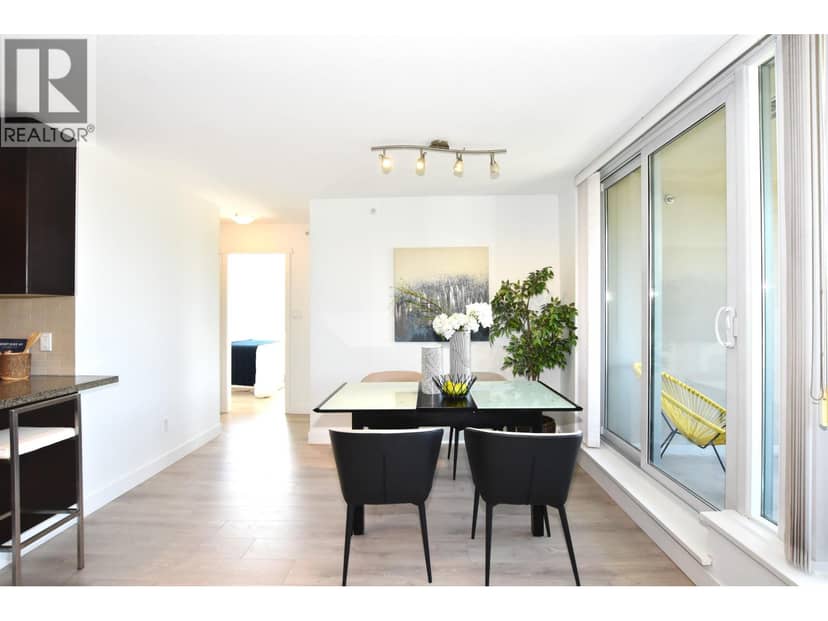 803 651 NOOTKA WAY, Port Moody, photo 6
