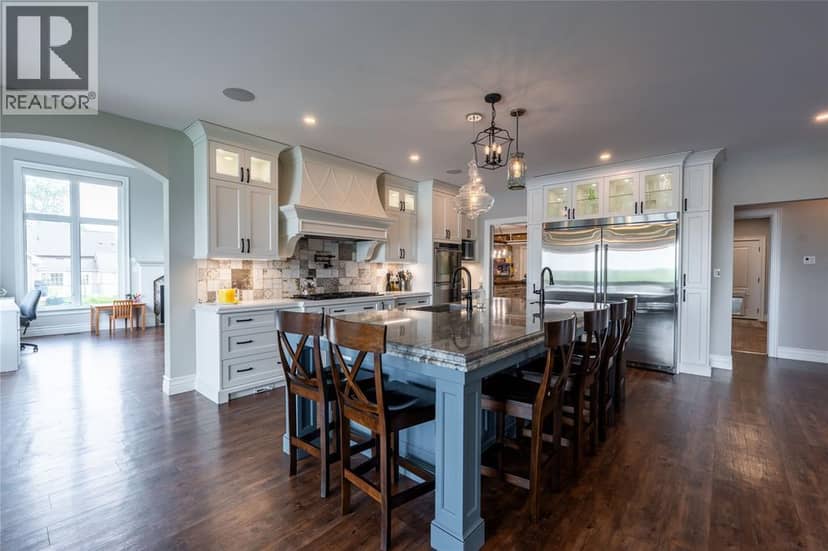 647 St Clair Parkway — photo 16 of 40