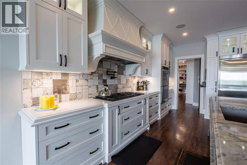 647 St Clair Parkway — photo 17 of 40