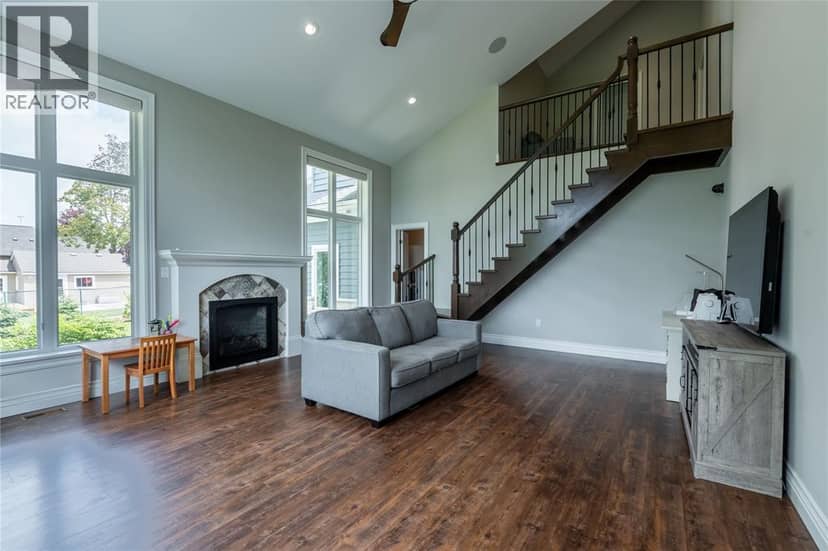 647 St Clair Parkway — photo 20 of 40