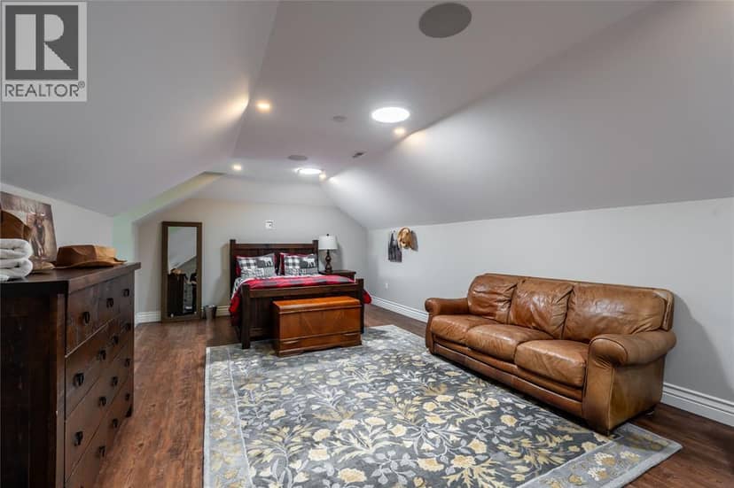 647 St Clair Parkway — photo 39 of 40