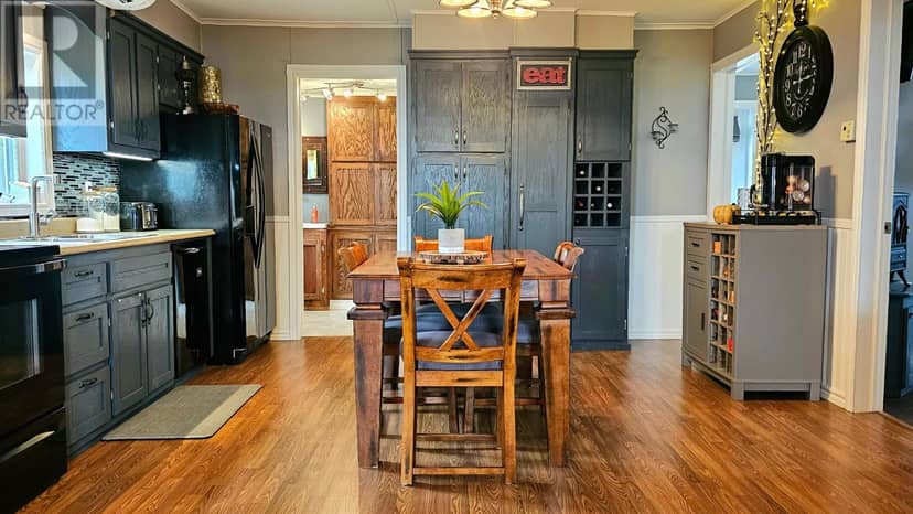 1132 Oceanview Drive — photo 7 of 40