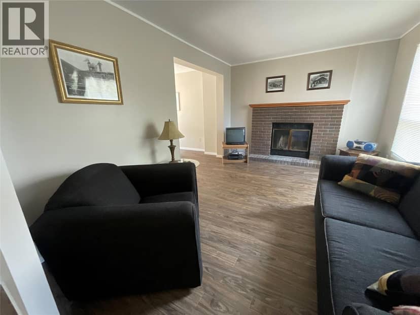 64 Merrick Place, Tumbler Ridge, photo 6