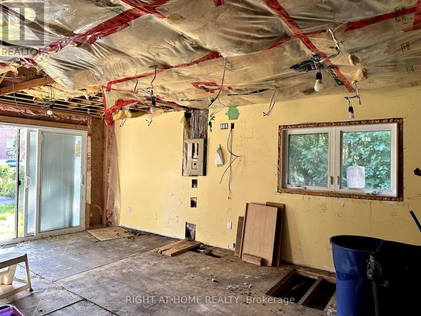 47 Metropolitan Crescent — photo 4 of 20