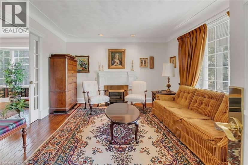 5581 KING Street — photo 10 of 40