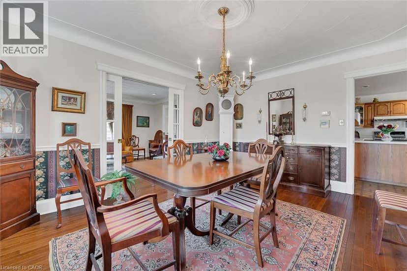 5581 KING Street — photo 13 of 40