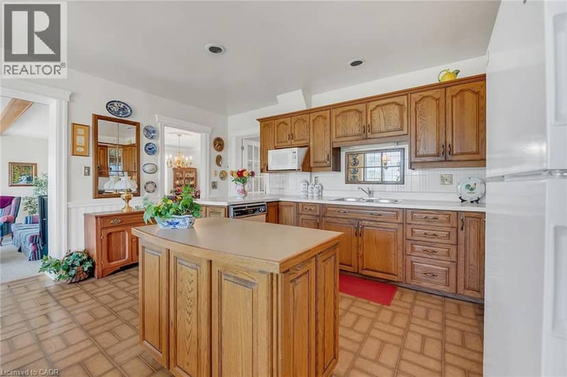 5581 KING Street — photo 16 of 40