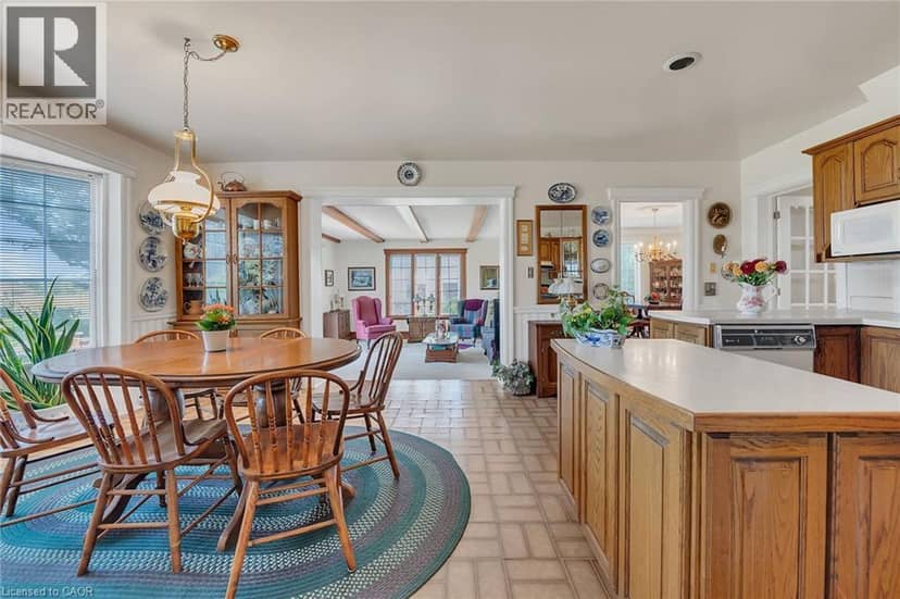 5581 KING Street — photo 18 of 40