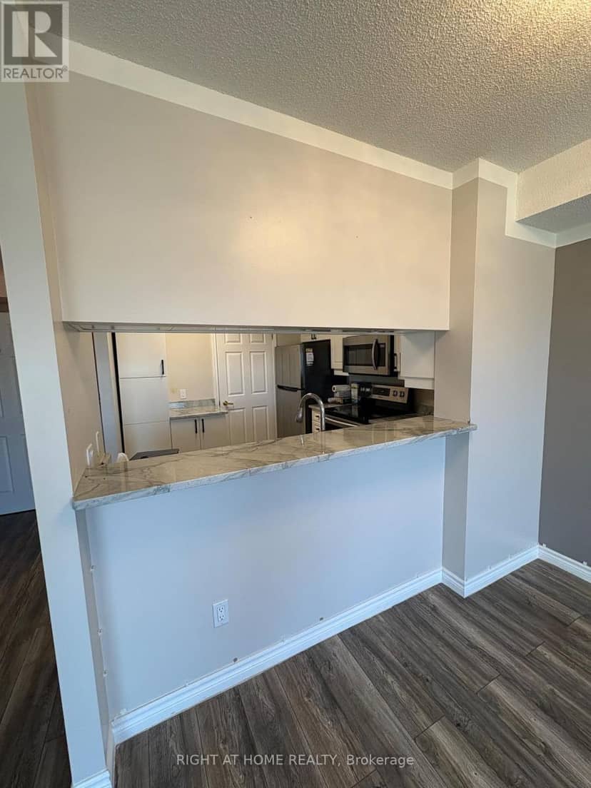 417 - 94 Dean Avenue — photo 35 of 40