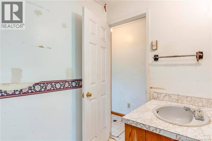 3180 Saint Charles Sud Road — photo 18 of 32