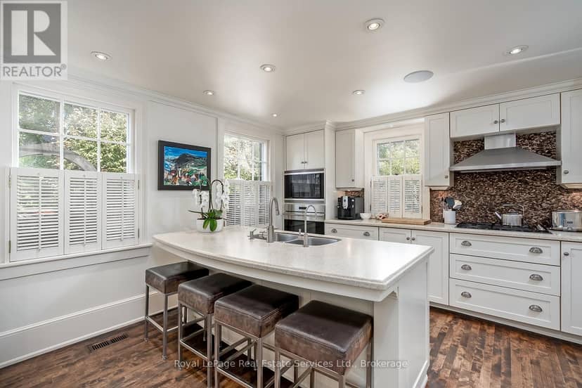 53 Thomas Street — photo 11 of 40