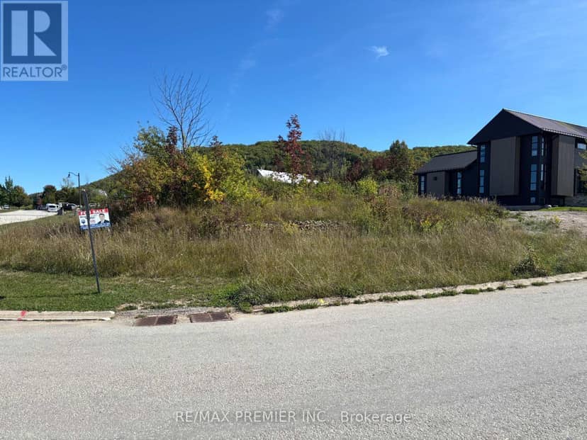 102 Maryward Crescent — photo 5 of 19
