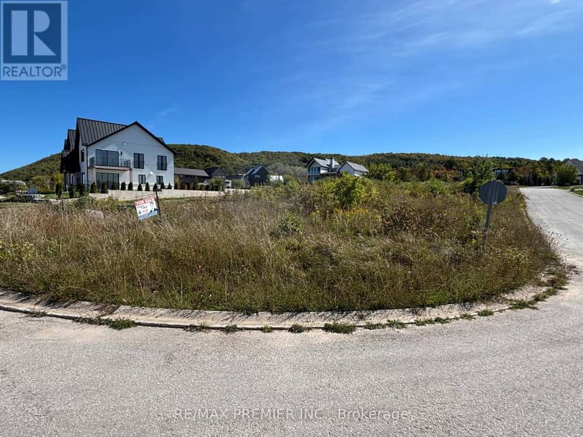 102 Maryward Crescent — photo 13 of 19