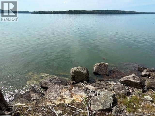 Hills Point Road Oak Bay — photo 11 of 16