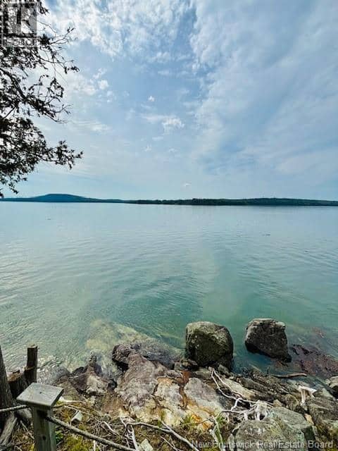 Hills Point Road Oak Bay — photo 4 of 16