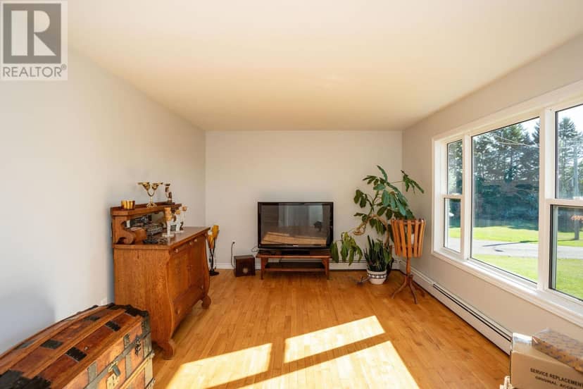 616 Valleyfield Road — photo 6 of 40