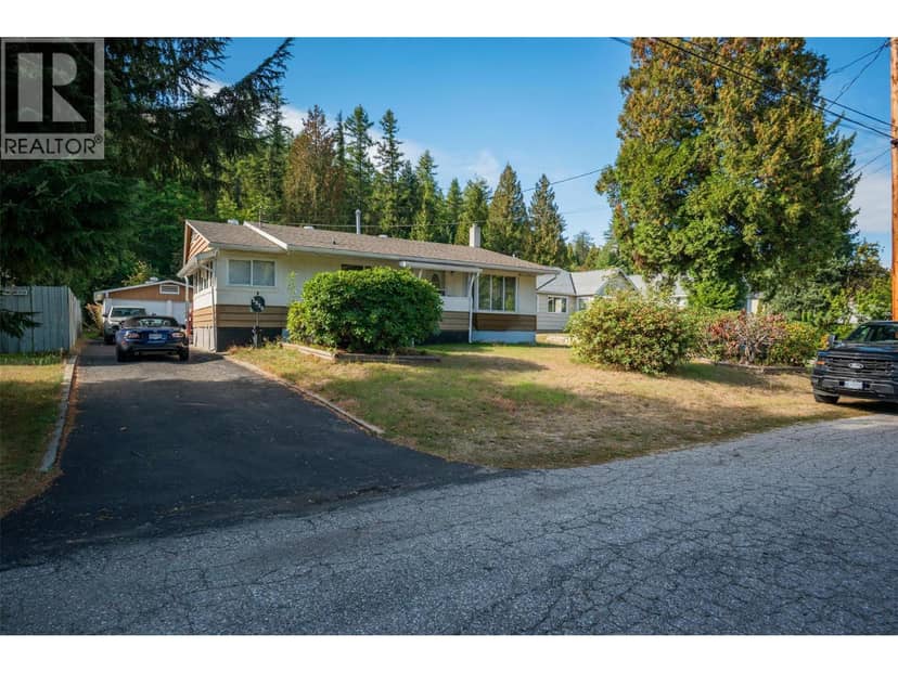 2828 9th Avenue, Castlegar