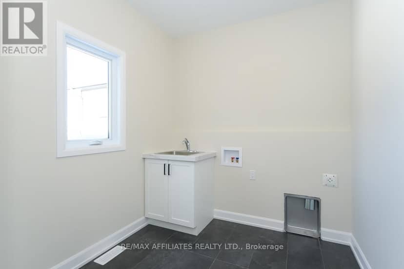 1055 Chablis Crescent — photo 21 of 40