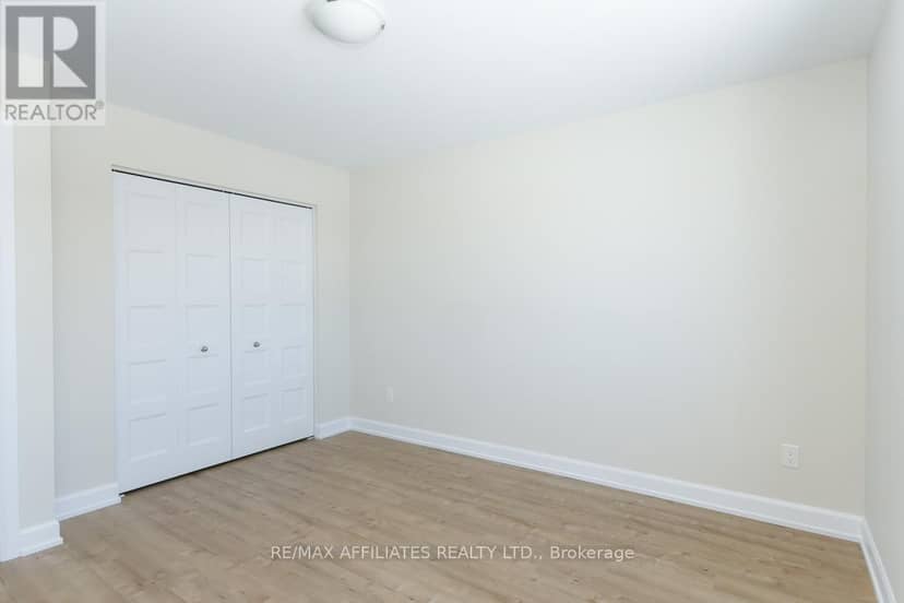1055 Chablis Crescent — photo 34 of 40