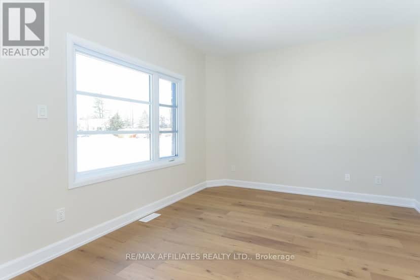 1055 Chablis Crescent — photo 4 of 40