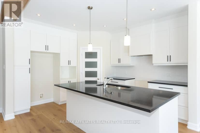 1055 Chablis Crescent — photo 7 of 40