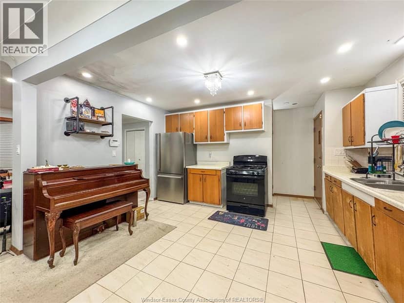 541 Lakeview Avenue — photo 14 of 34
