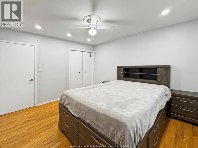 541 Lakeview Avenue — photo 8 of 34