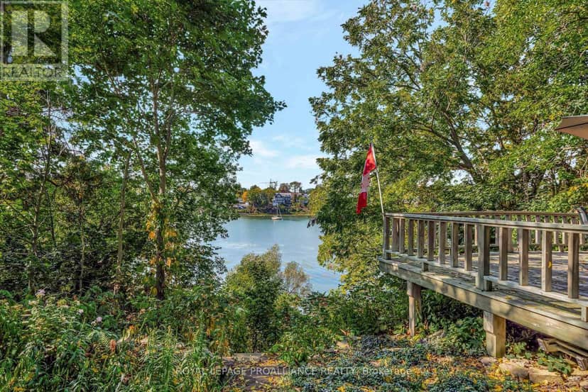103 Bridge Street, Prince Edward County, photo 3