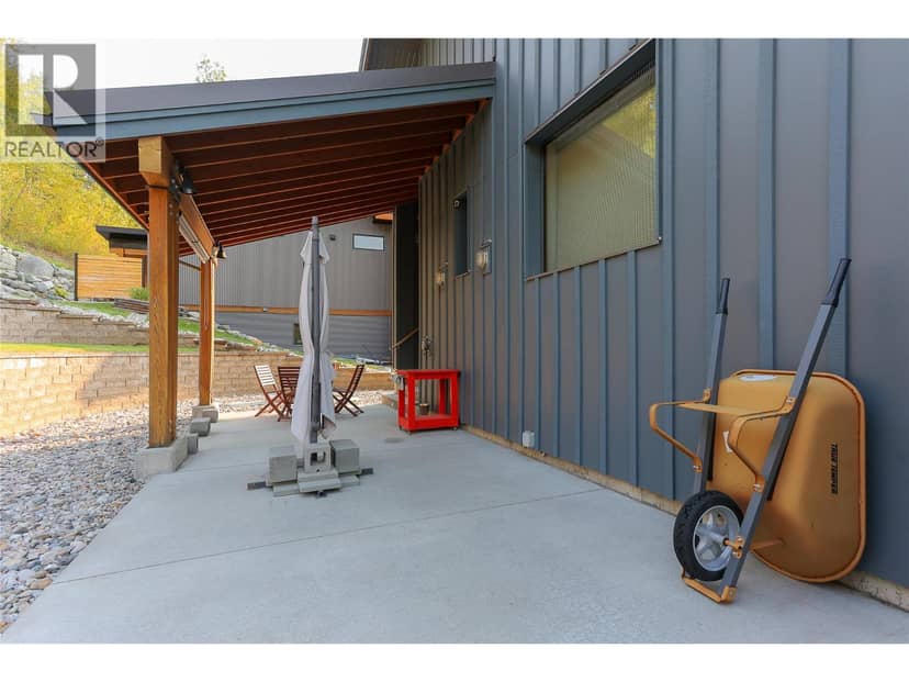 1006 Silvertip Road, Rossland, photo 5