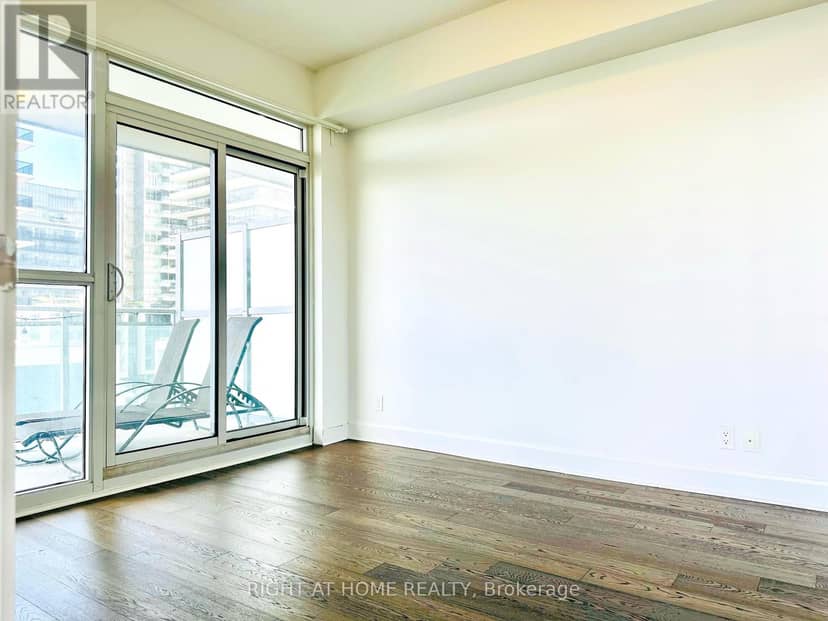 504 - 33 Shore Breeze Drive — photo 13 of 20