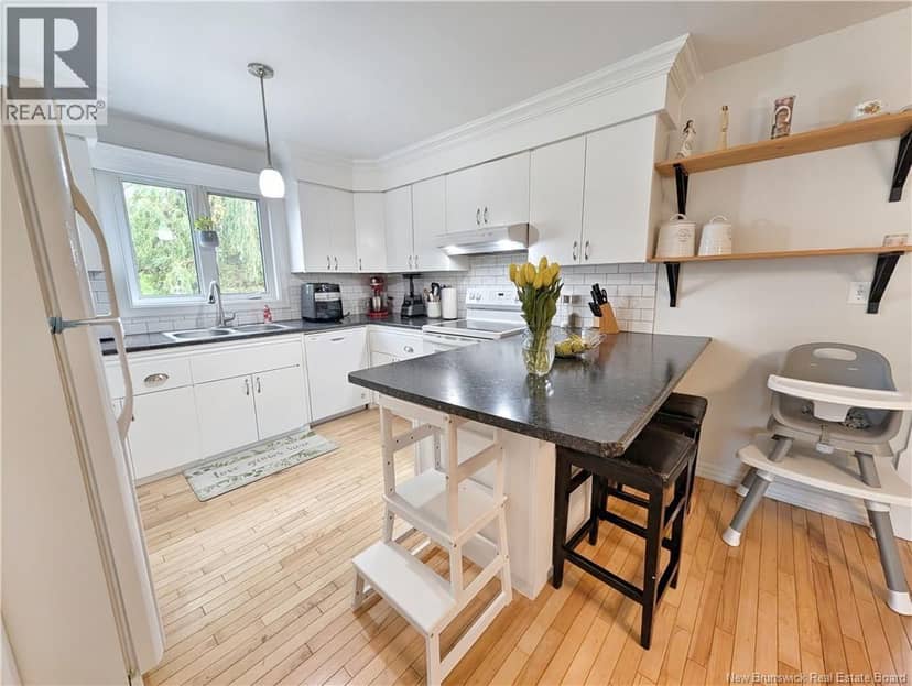 3240 Rue Brideau — photo 5 of 14