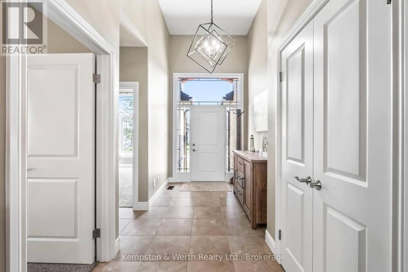 86 Forbes Crescent — photo 10 of 40