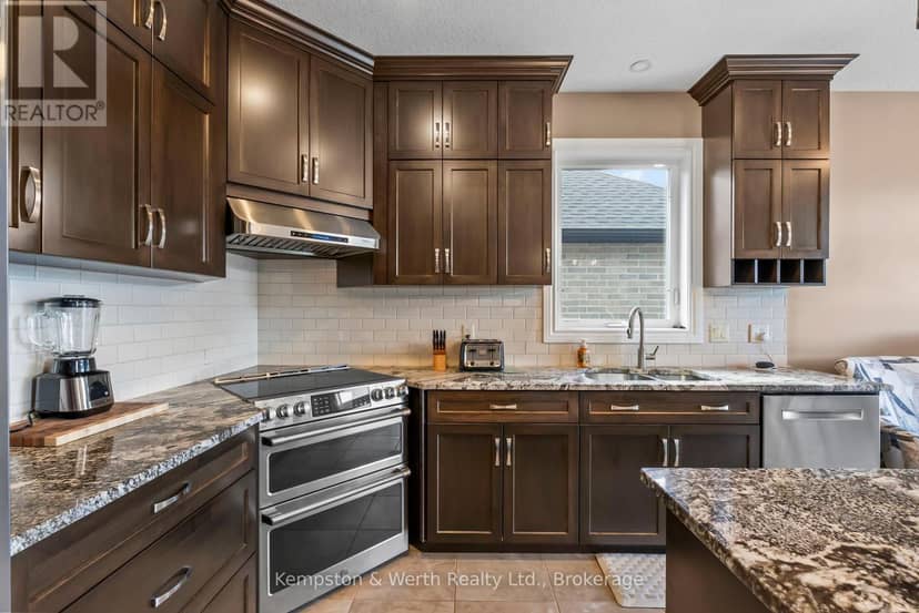 86 Forbes Crescent — photo 20 of 40