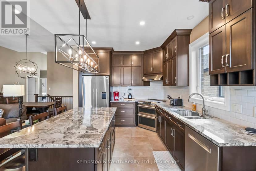 86 Forbes Crescent — photo 21 of 40