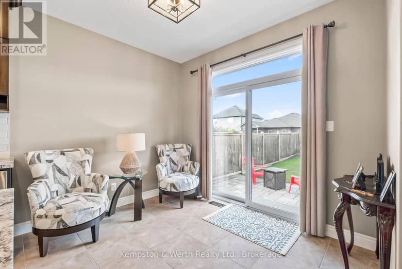 86 Forbes Crescent — photo 22 of 40