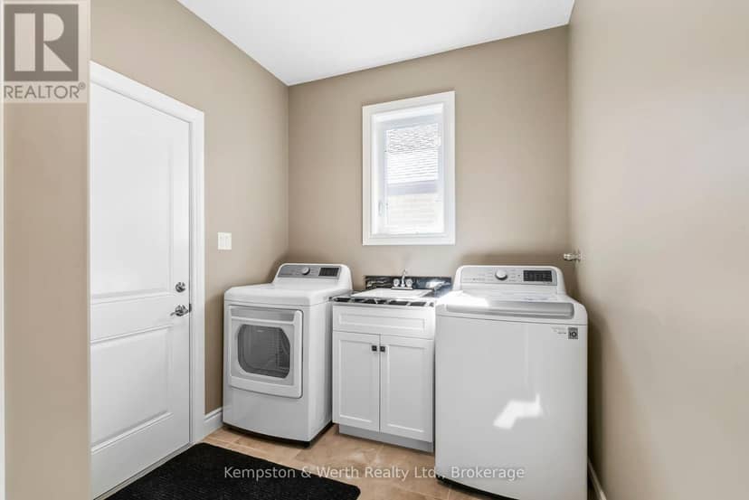 86 Forbes Crescent — photo 23 of 40
