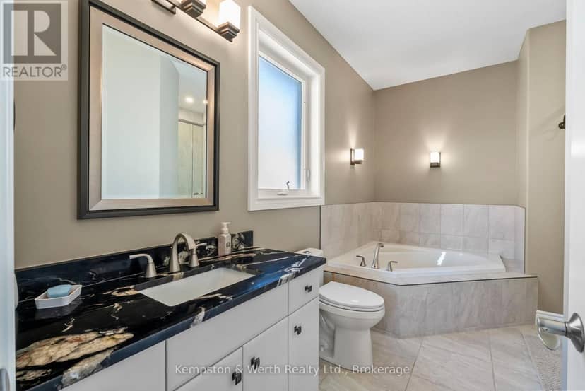 86 Forbes Crescent — photo 26 of 40