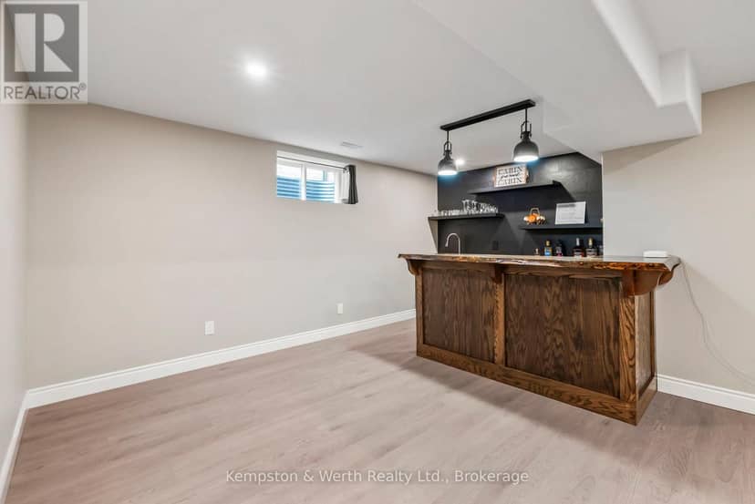 86 Forbes Crescent — photo 29 of 40