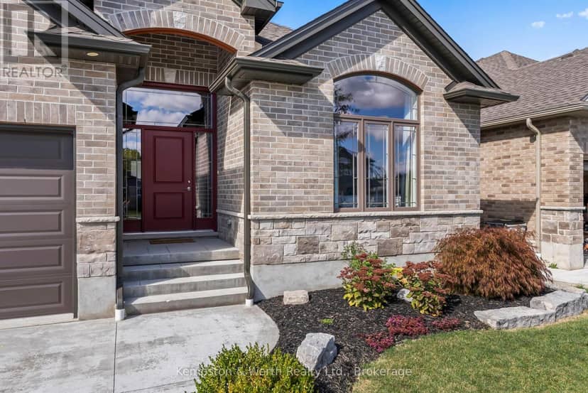 86 Forbes Crescent — photo 3 of 40