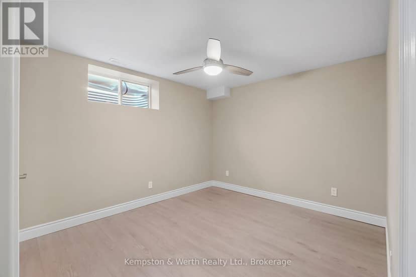 86 Forbes Crescent — photo 33 of 40