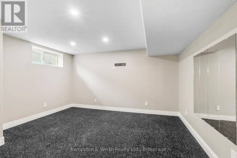 86 Forbes Crescent — photo 35 of 40