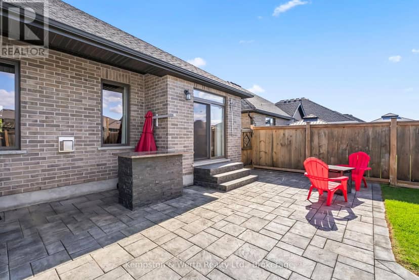 86 Forbes Crescent — photo 36 of 40