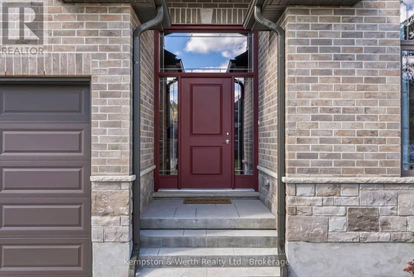 86 Forbes Crescent — photo 4 of 40