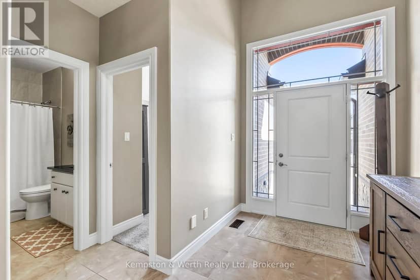 86 Forbes Crescent — photo 5 of 40