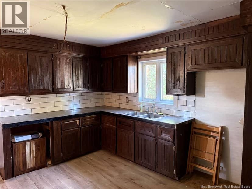 348 St-Jean Street — photo 11 of 24